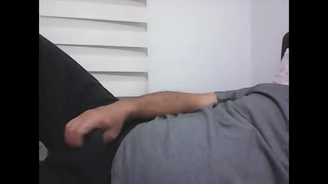 Snapshot of screw2 chatting on November 22, 2025, 11:48 pm Evren online show from November 22, 2025, 11:48 pm