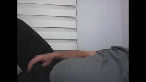 Snapshot of screw2 chatting on November 25, 2025, 6:52 pm Evren online show from November 25, 2025, 6:52 pm