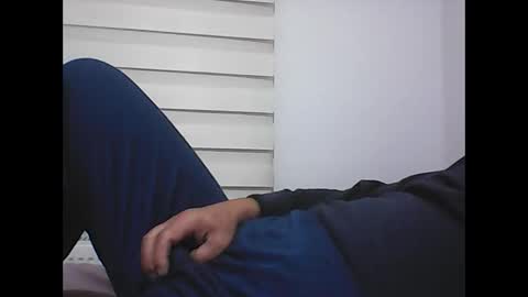 Snapshot of screw2 chatting on December 14, 2025, 8:24 pm Evren online show from December 14, 2025, 8:24 pm