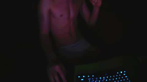 Snapshot of sdkkdldld chatting on June 20, 2026, 6:22 pm George online show from June 20, 2026, 6:22 pm