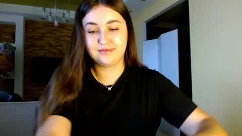 Elizabeth  online show from November 29, 2025, 9:45 am