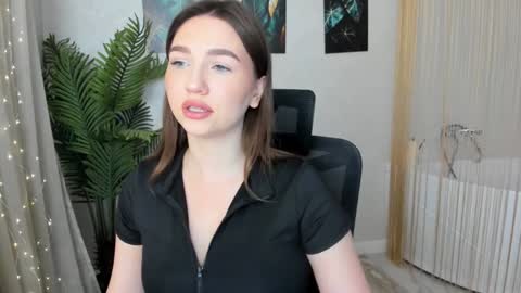 Kate online show from February 7, 2025, 3:23 am