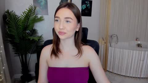 Kate online show from February 17, 2025, 7:31 pm