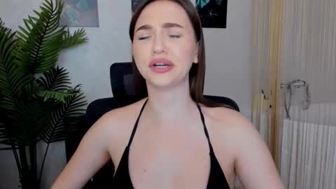 Kate online show from February 18, 2025, 1:10 am