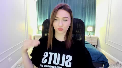 Kate online show from March 6, 2025, 7:14 am