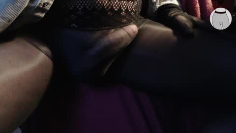 Snapshot of seamlessly chatting on December 4, 2024, 7:06 am seamlessly online show from December 4, 2024, 7:06 am