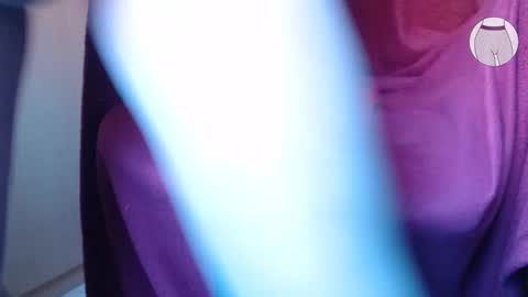 Snapshot of seamlessly chatting on March 9, 2025, 4:00 pm seamlessly online show from March 9, 2025, 4:00 pm