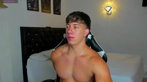 Snapshot of sean_brownx chatting on October 23, 2025, 12:04 pm Sean online show from October 23, 2025, 12:04 pm