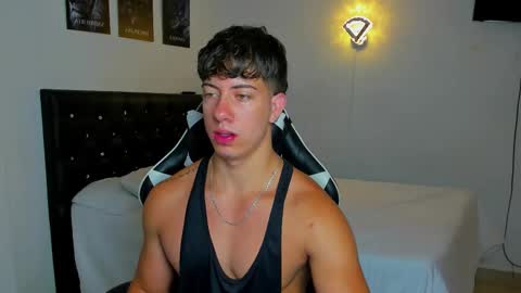 Snapshot of sean_brownx chatting on October 26, 2025, 10:43 am Sean online show from October 26, 2025, 10:43 am