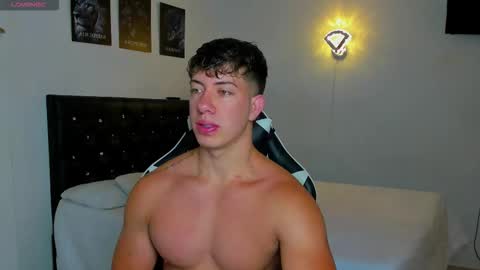 Snapshot of sean_brownx chatting on November 4, 2025, 10:14 am Sean online show from November 4, 2025, 10:14 am