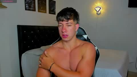 Snapshot of sean_brownx chatting on November 26, 2025, 10:27 am Sean online show from November 26, 2025, 10:27 am