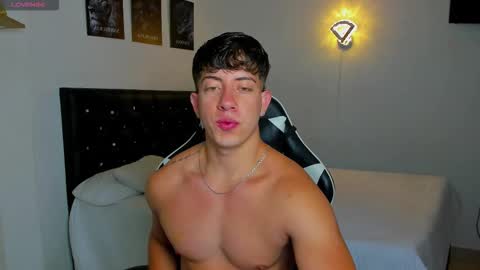 Snapshot of sean_brownx chatting on November 28, 2025, 1:41 am Sean online show from November 28, 2025, 1:41 am