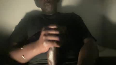 Snapshot of seanbaptiste chatting on January 18, 2025, 12:35 am Idris online show from January 18, 2025, 12:35 am