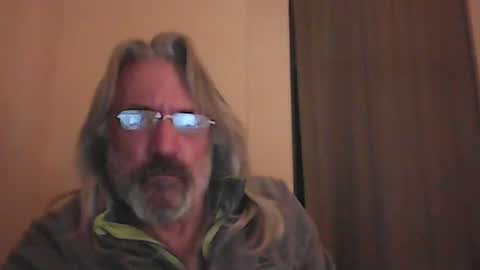 Snapshot of seantheflyer chatting on December 7, 2024, 1:03 am seantheflyer online show from December 7, 2024, 1:03 am