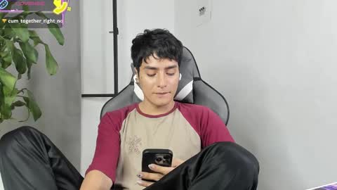 Snapshot of sebas_rosse chatting on January 5, 2026, 5:27 pm sebastian online show from January 5, 2026, 5:27 pm