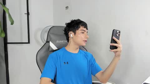 Snapshot of sebas_rosse chatting on January 14, 2026, 2:33 pm sebastian online show from January 14, 2026, 2:33 pm