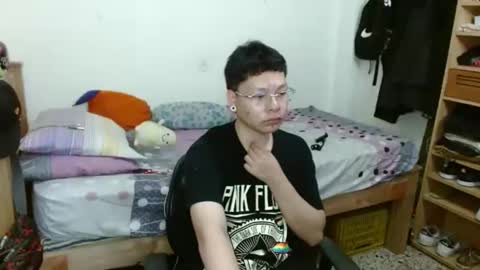 Snapshot of sebasslops chatting on February 6, 2025, 3:06 am Sebas online show from February 6, 2025, 3:06 am