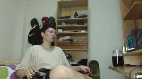 Snapshot of sebasslops chatting on February 23, 2025, 4:13 pm Sebas online show from February 23, 2025, 4:13 pm