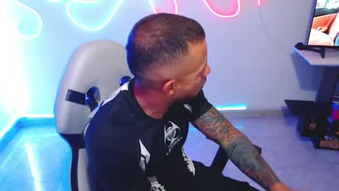 Sebastian online show from November 9, 2025, 9:24 pm