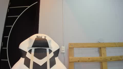 Snapshot of sebastian_0422 chatting on January 3, 2025, 11:23 pm sebastian 0422 online show from January 3, 2025, 11:23 pm