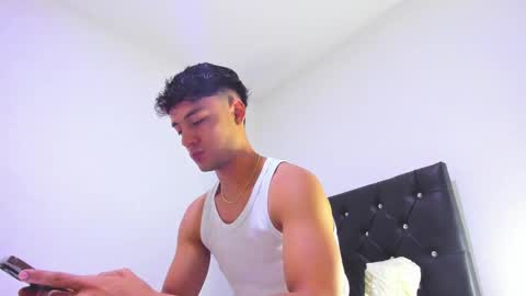 Snapshot of sebastian_dash chatting on January 21, 2025, 1:39 am SEBAS online show from January 21, 2025, 1:39 am