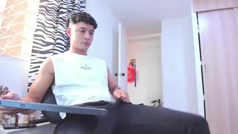 Snapshot of sebastian_dash chatting on March 3, 2025, 10:42 pm SEBAS online show from March 3, 2025, 10:42 pm