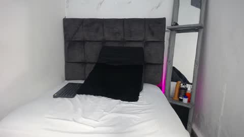 Snapshot of sebastian_n_alinson chatting on December 2, 2024, 3:15 am sebastian n alinson online show from December 2, 2024, 3:15 am