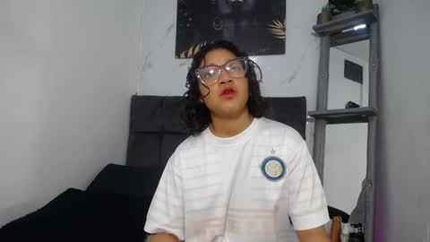 Snapshot of sebastian_n_alinson chatting on December 4, 2024, 3:04 am sebastian n alinson online show from December 4, 2024, 3:04 am