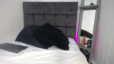 Snapshot of sebastian_n_alinson chatting on December 4, 2024, 6:11 am sebastian n alinson online show from December 4, 2024, 6:11 am