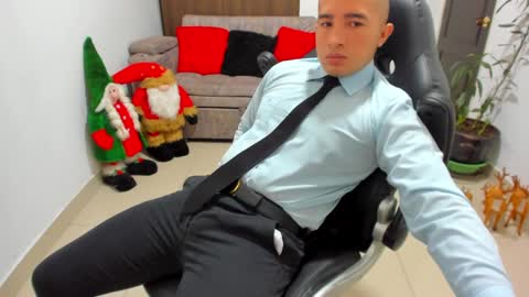 Snapshot of sebastian_oconnor77 chatting on December 30, 2024, 3:35 pm juan sebastian online show from December 30, 2024, 3:35 pm
