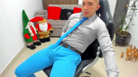 Snapshot of sebastian_oconnor77 chatting on January 2, 2025, 3:51 pm juan sebastian online show from January 2, 2025, 3:51 pm