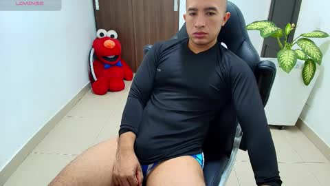 Snapshot of sebastian_oconnor77 chatting on October 12, 2025, 12:37 pm juan sebastian online show from October 12, 2025, 12:37 pm