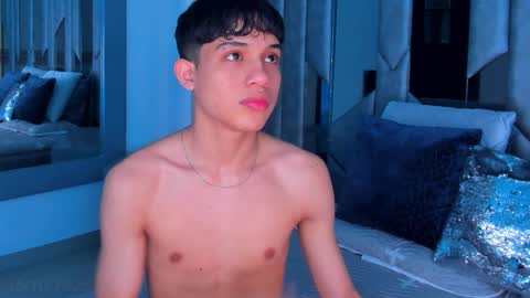 Sebastian online show from October 16, 2025, 8:32 pm