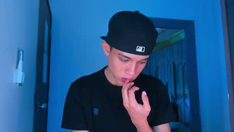 Snapshot of sebax_00 chatting on January 17, 2026, 8:45 pm Sebastian online show from January 17, 2026, 8:45 pm