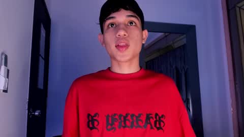 Snapshot of sebax_00 chatting on February 19, 2026, 8:16 pm Sebastian online show from February 19, 2026, 8:16 pm