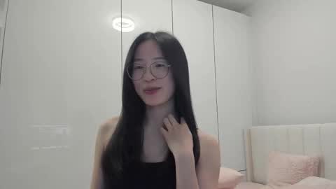 Snapshot of secretgirlfriendxo chatting on December 22, 2025, 10:29 pm Angela online show from December 22, 2025, 10:29 pm