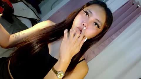 Snapshot of seductive_morena chatting on December 22, 2025, 3:53 pm Im shy online show from December 22, 2025, 3:53 pm