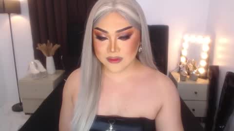 Snapshot of seductivelolalola chatting on February 15, 2025, 7:06 am Natalie Mefford online show from February 15, 2025, 7:06 am