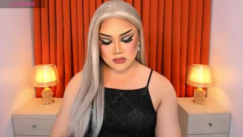 Snapshot of seductivelolalola chatting on February 24, 2025, 12:16 pm Natalie Mefford online show from February 24, 2025, 12:16 pm