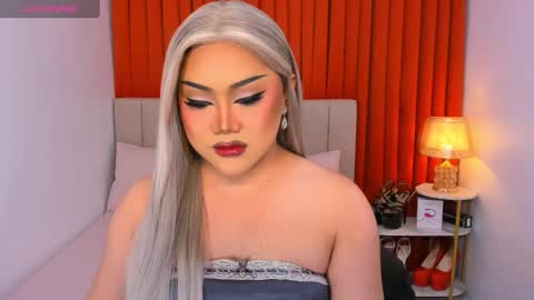 Snapshot of seductivelolalola chatting on March 12, 2025, 10:17 pm Natalie Mefford online show from March 12, 2025, 10:17 pm