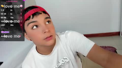 Snapshot of seductivo_jr chatting on February 1, 2025, 3:19 am seductivo online show from February 1, 2025, 3:19 am