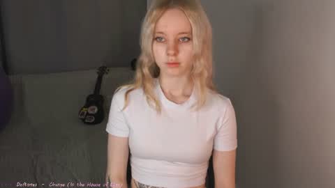 Snapshot of seebunny chatting on June 26, 2026, 4:11 pm See Its honey bunny im Lana online show from June 26, 2026, 4:11 pm