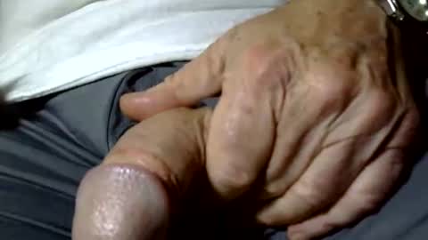 Snapshot of seeus24 chatting on October 19, 2025, 10:32 pm seeus24 online show from October 19, 2025, 10:32 pm