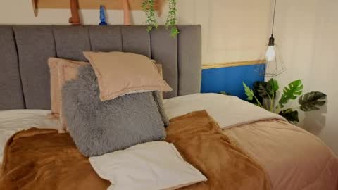 Call me S E L E N A   online show from March 31, 2026, 7:25 pm