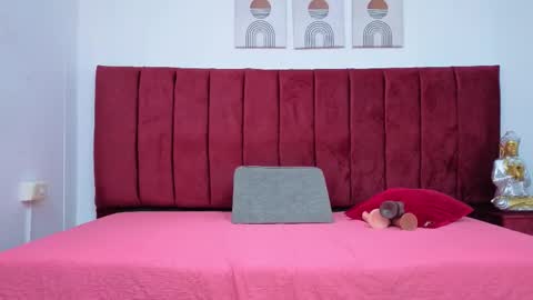 Selena online show from December 16, 2025, 11:59 am