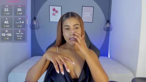 Selena online show from October 29, 2025, 11:23 am