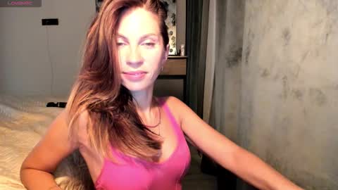 Selena online show from October 5, 2025, 4:27 pm