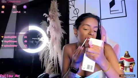 Snapshot of selenahoot chatting on December 3, 2024, 9:23 pm Adriana3 online show from December 3, 2024, 9:23 pm