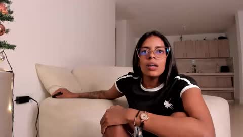 Snapshot of selenahoot chatting on December 20, 2025, 6:48 pm Adriana3 online show from December 20, 2025, 6:48 pm