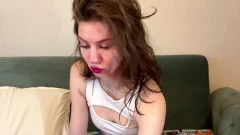 Snapshot of selenakiss_ chatting on May 27, 2026, 3:36 am Selena online show from May 27, 2026, 3:36 am